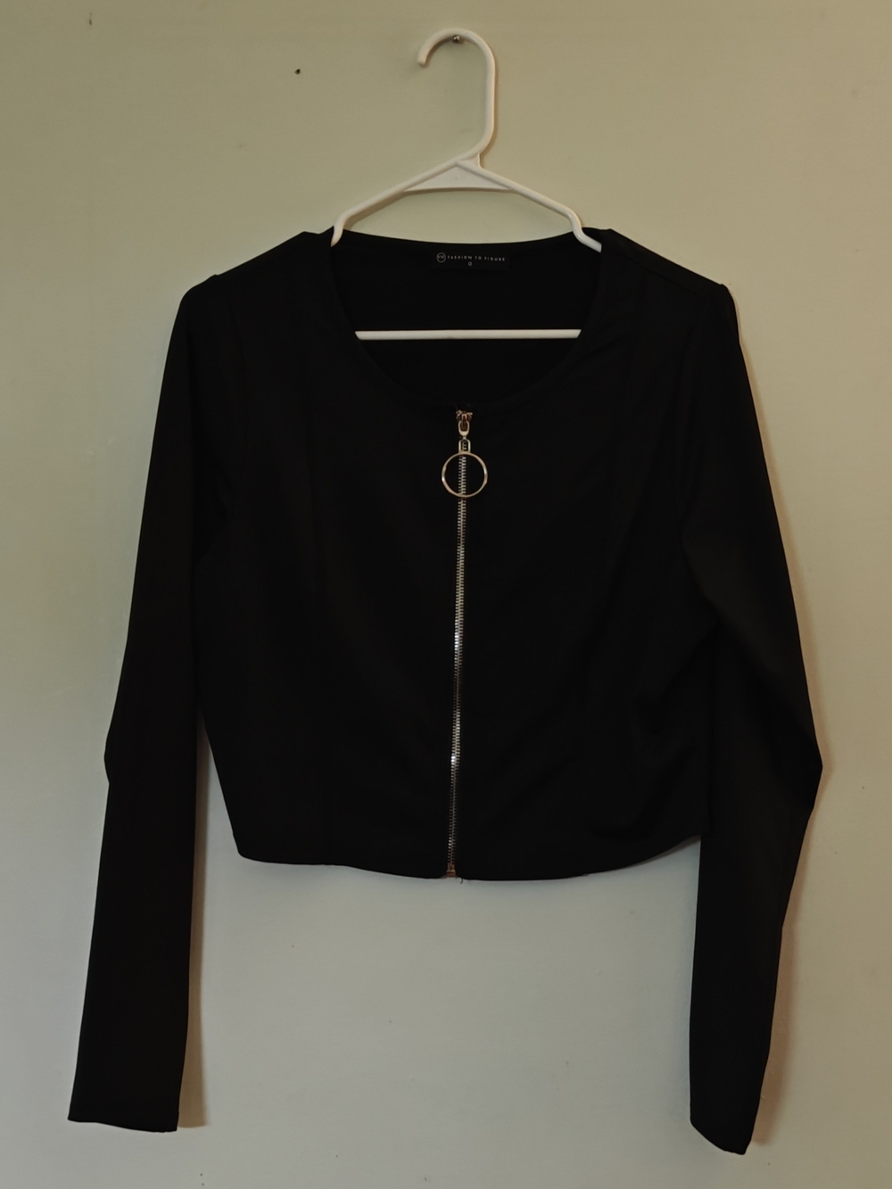 Fashion to Figure Black Top with Ring Zipper